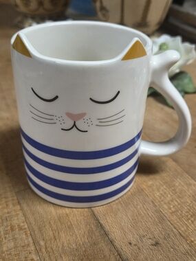 Coffee Mug Park Lane White Cat Stripe with Blue Bands